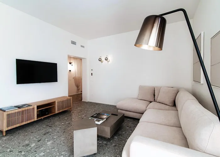Apartament Martina - By Myhomeincomo