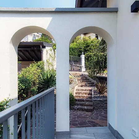 Martina - By Myhomeincomo *