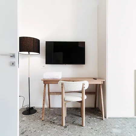 Martina - By Myhomeincomo 科莫