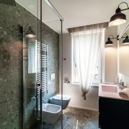 公寓 Martina - By Myhomeincomo