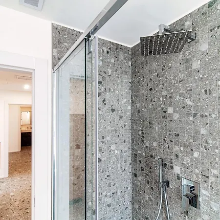 Martina - By Myhomeincomo 公寓 *