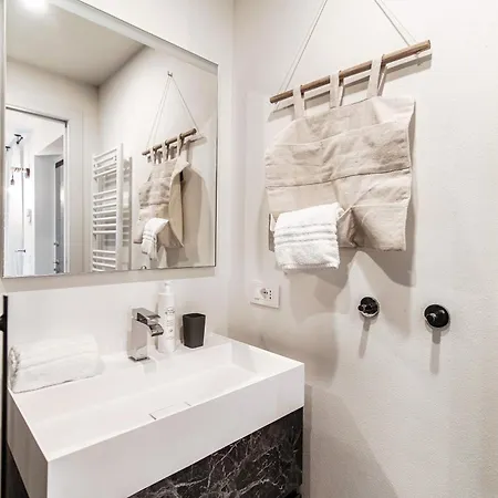 Martina - By Myhomeincomo Appartement Como