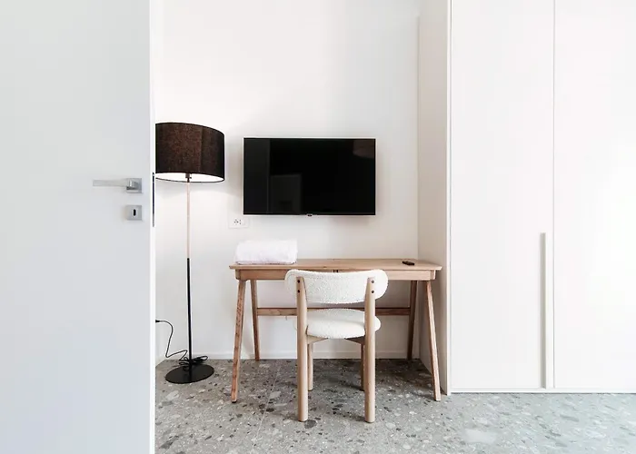 Martina - By Myhomeincomo 科莫