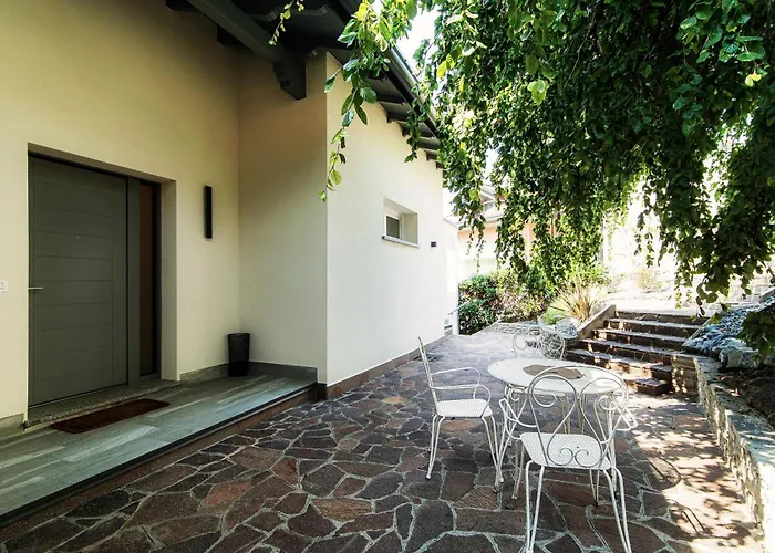 Martina - By Myhomeincomo *