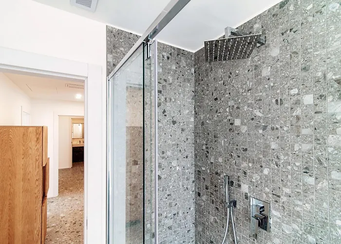 Martina - By Myhomeincomo 公寓 *