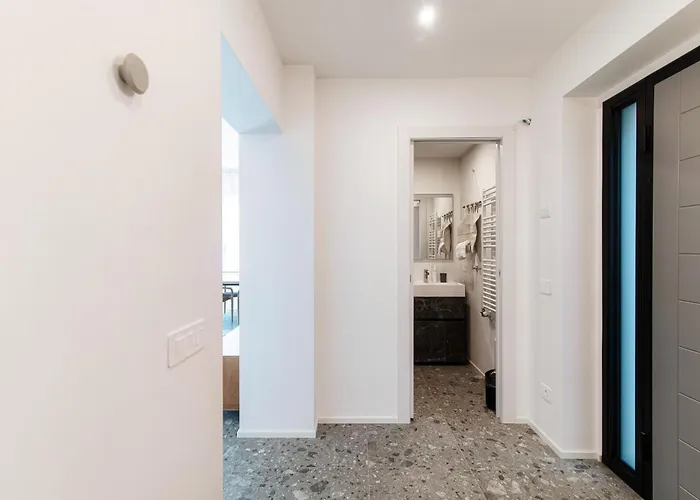 Martina - By Myhomeincomo 公寓