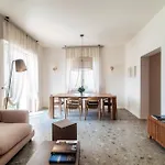 Apartment Martina - By Myhomeincomo Como