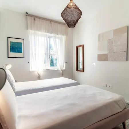 Martina - By Myhomeincomo Como