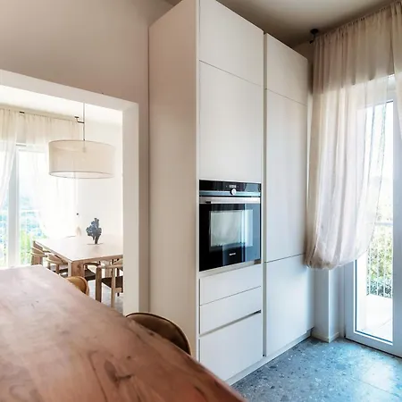 Martina - By Myhomeincomo * Como