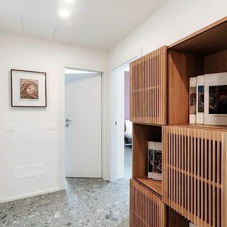 Martina - By Myhomeincomo Apartman *