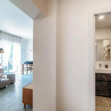 Martina - By Myhomeincomo Apartman Como