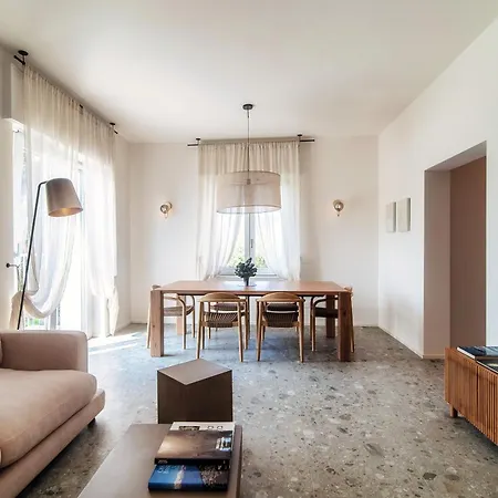 Apartman Martina - By Myhomeincomo Como